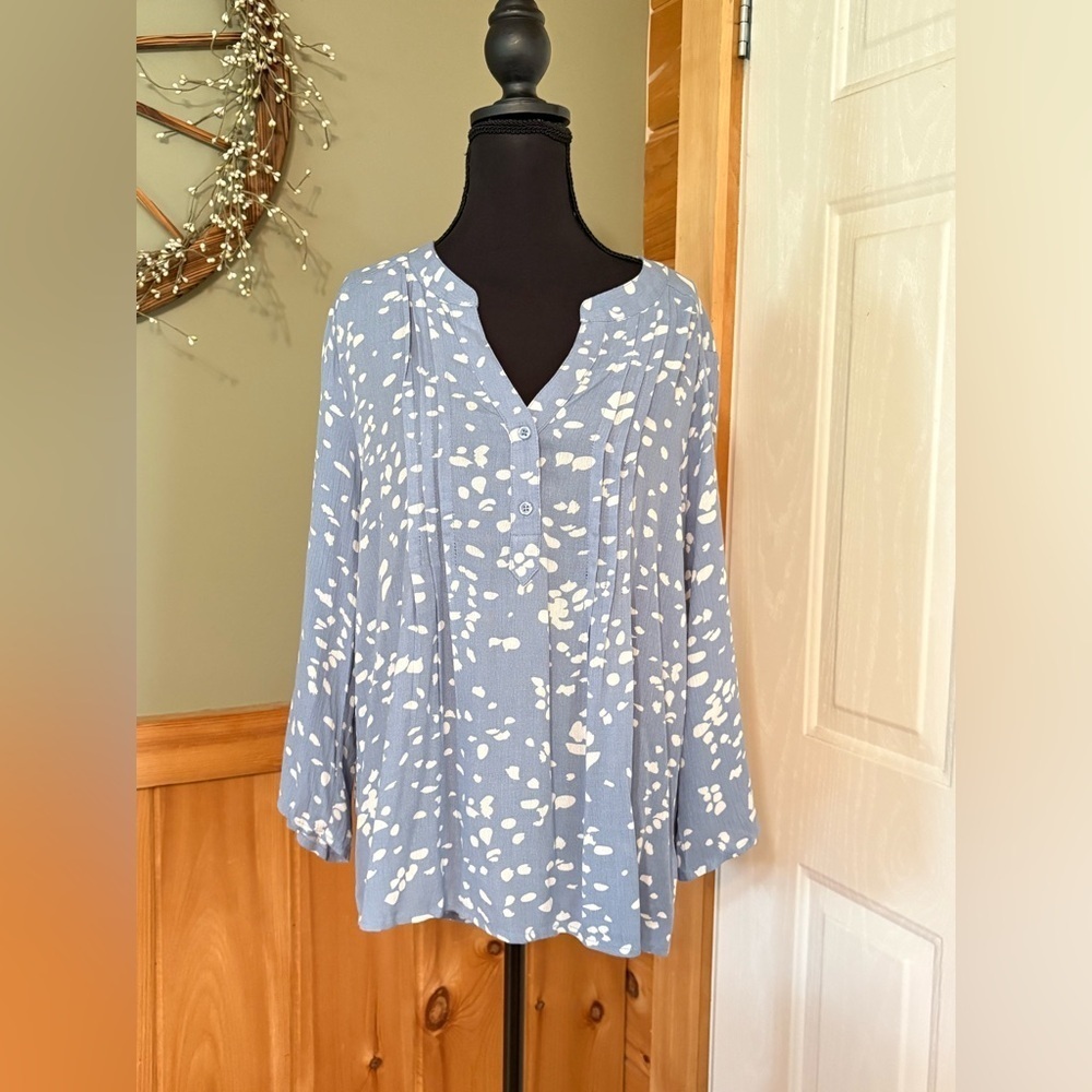 Monday Fun (Stitchfix) Kearney Henley Top NWT Womenβs size M